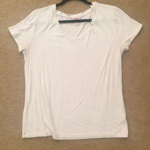 White tee